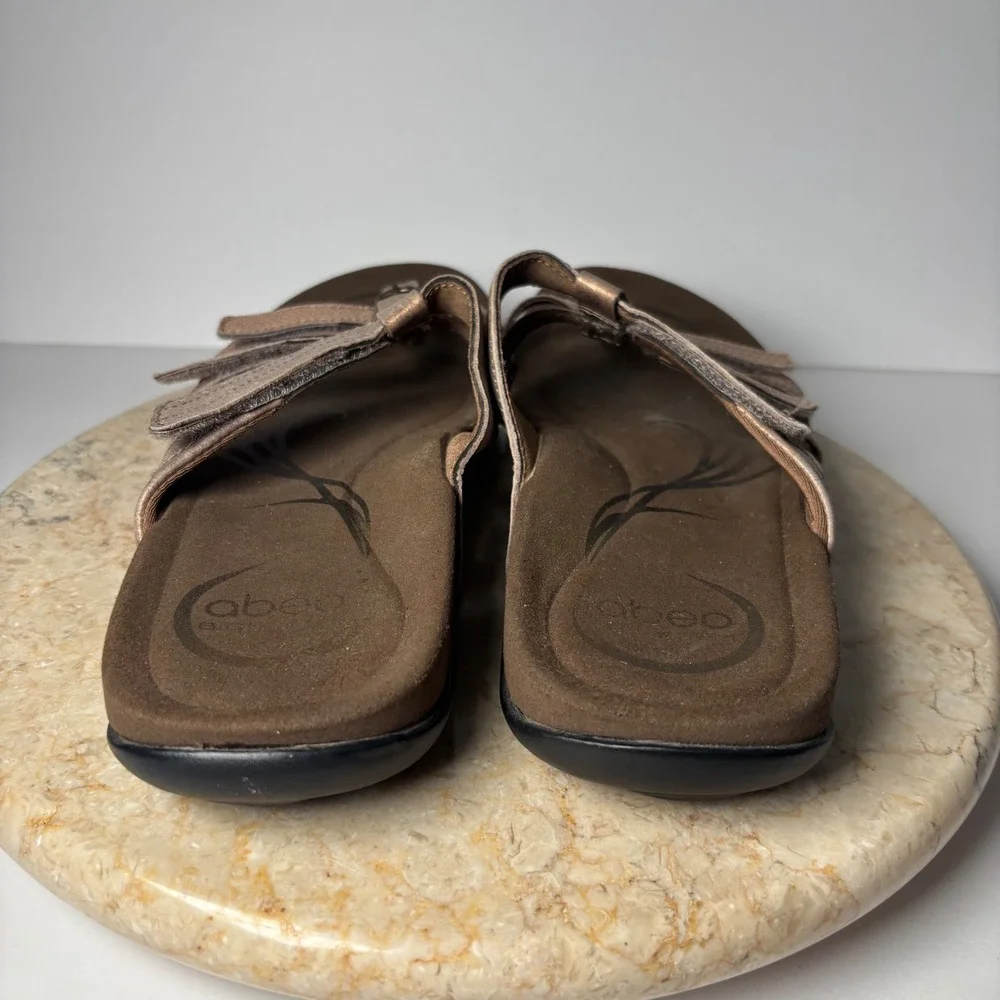 ABEO Bonnie Sandals 8.5N Bronze Metallic Leather Orthotic‎ Strappy Thong B1108